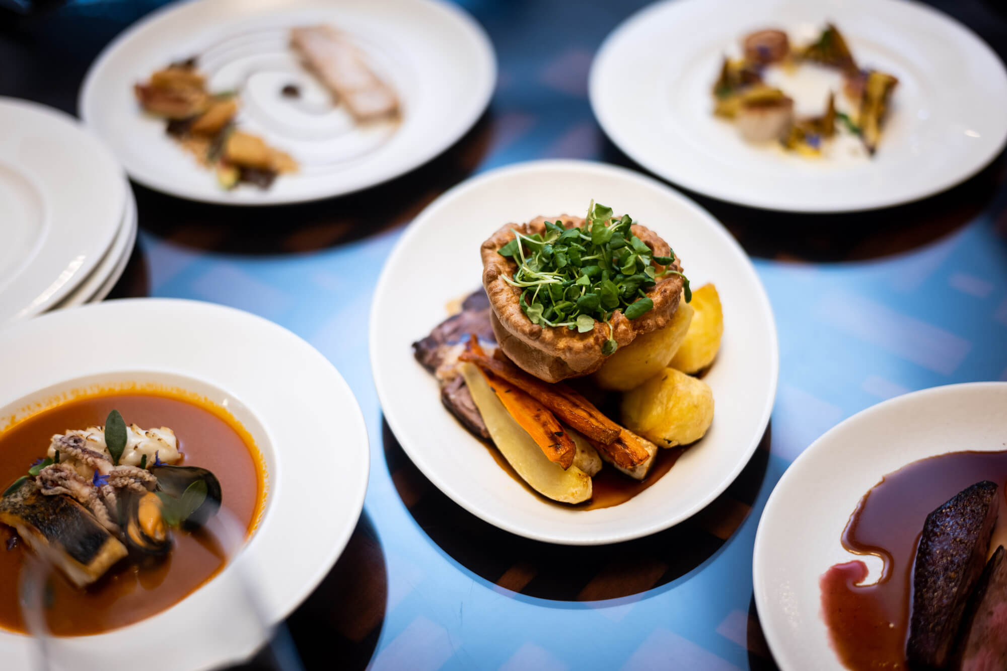 ROSL_1910_dining_room_roast_dinner
