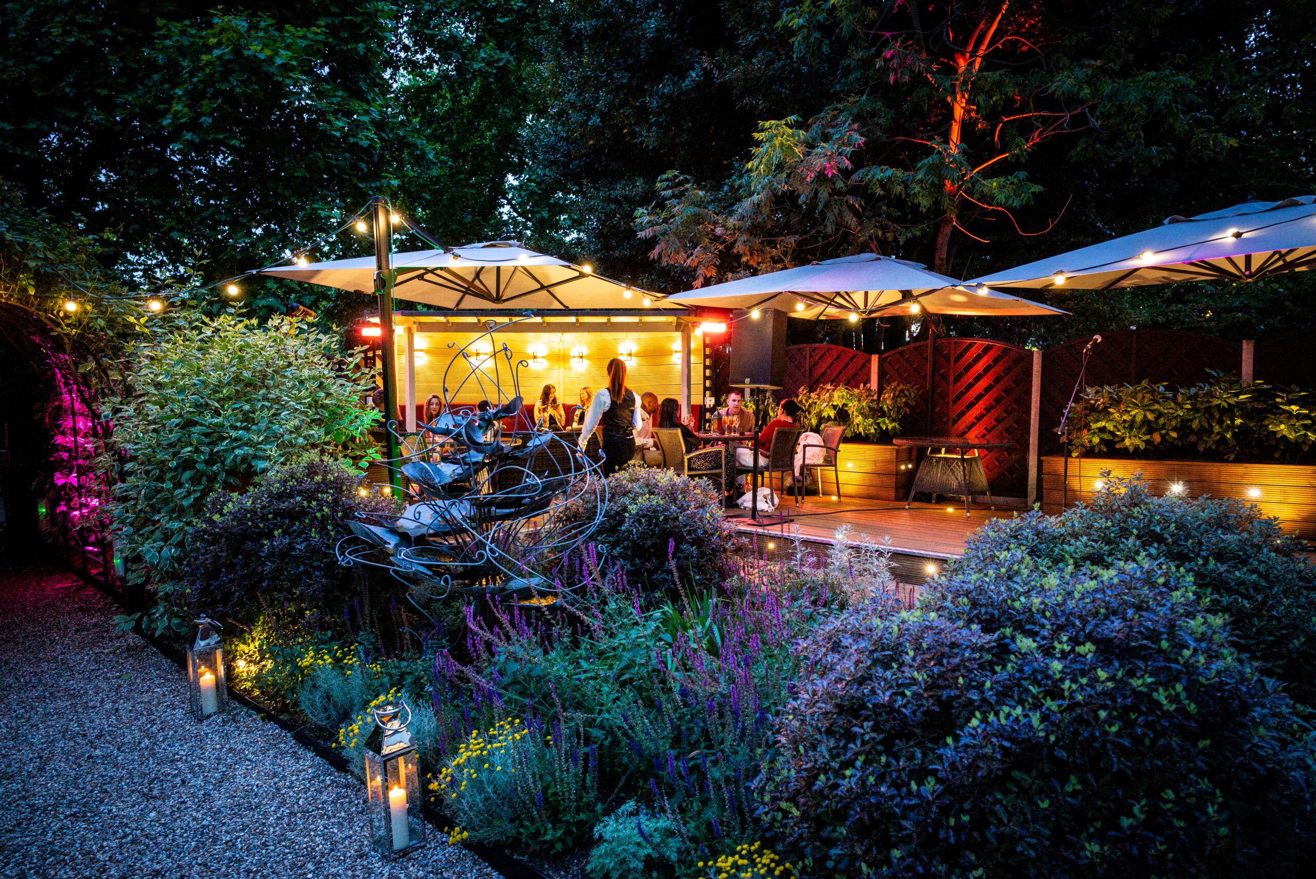 Brabourne Room & Garden, Club’s Brabourne Room The Garde an Rosl