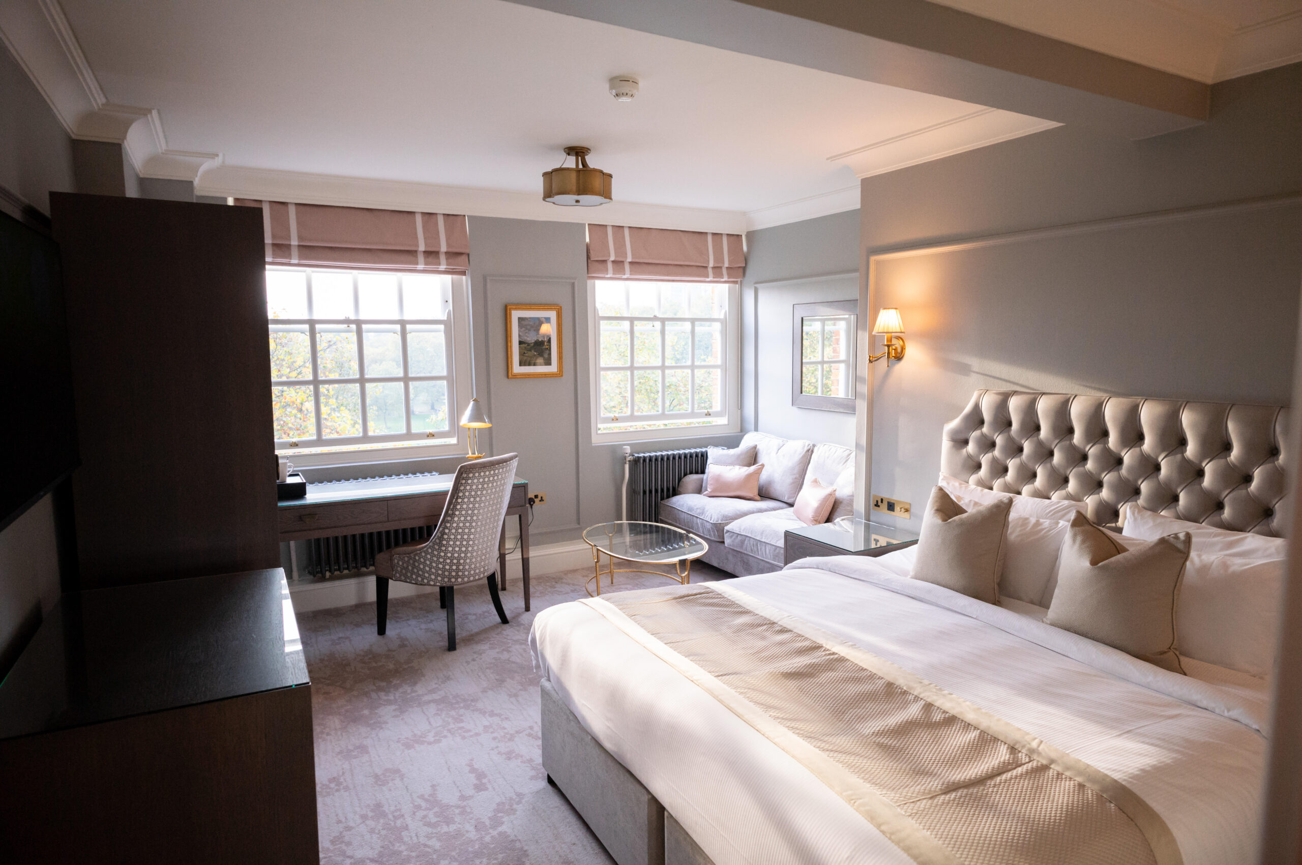 Junior Deluxe Bedroom